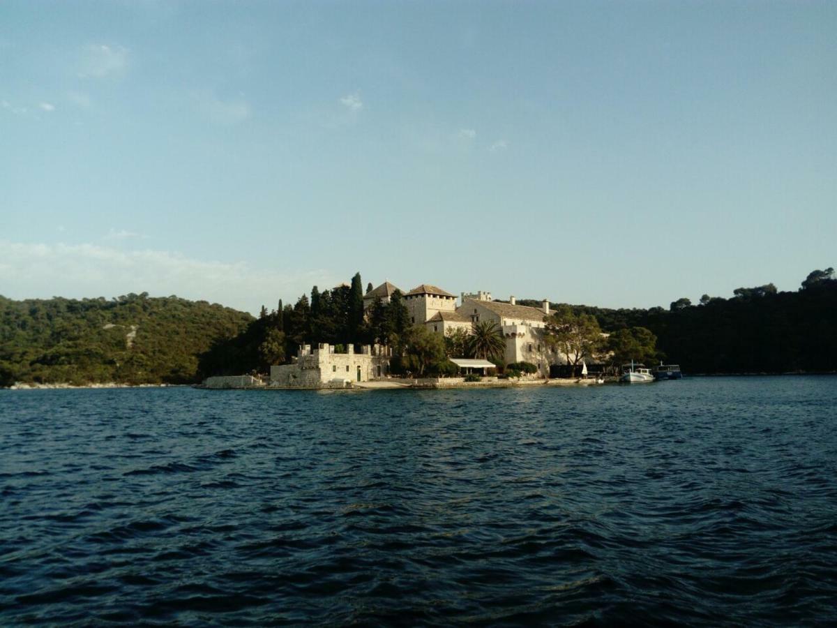 Апартаменты Authentic Ap For 2, Babino Polje,Mljet Экстерьер фото